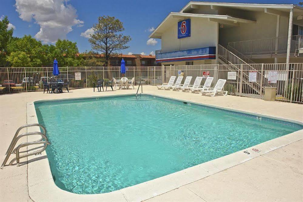 Motel 6 샌타페이 외부 사진